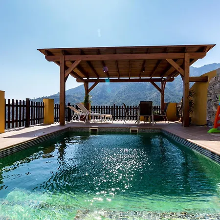 ファームステイ Cortijo Del Aire Guájar Alto